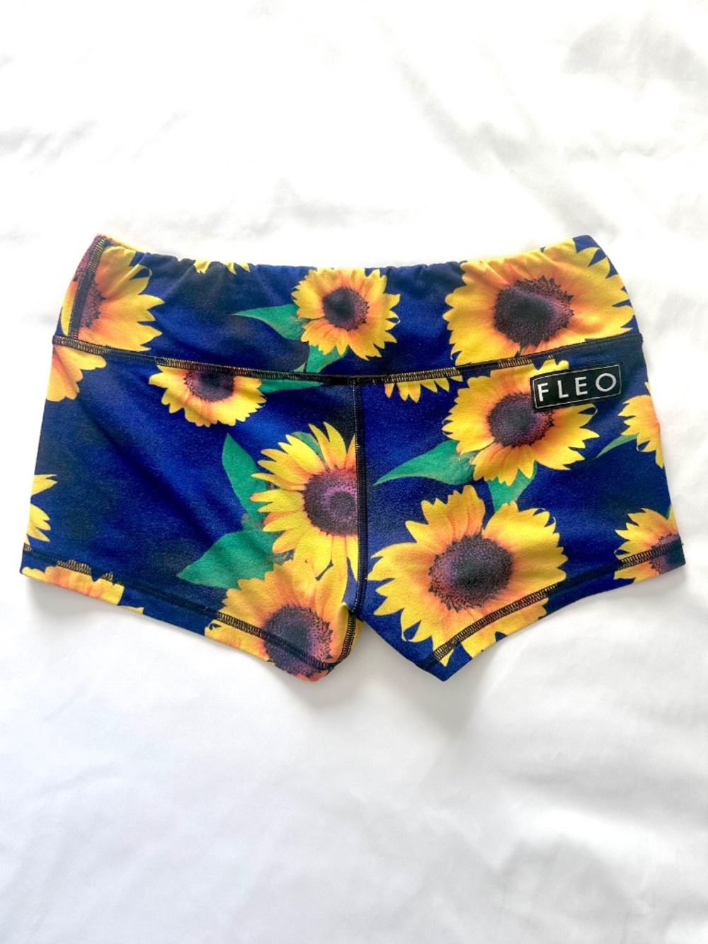Fleo Limited Edition Sunflower Shorts M 🌻